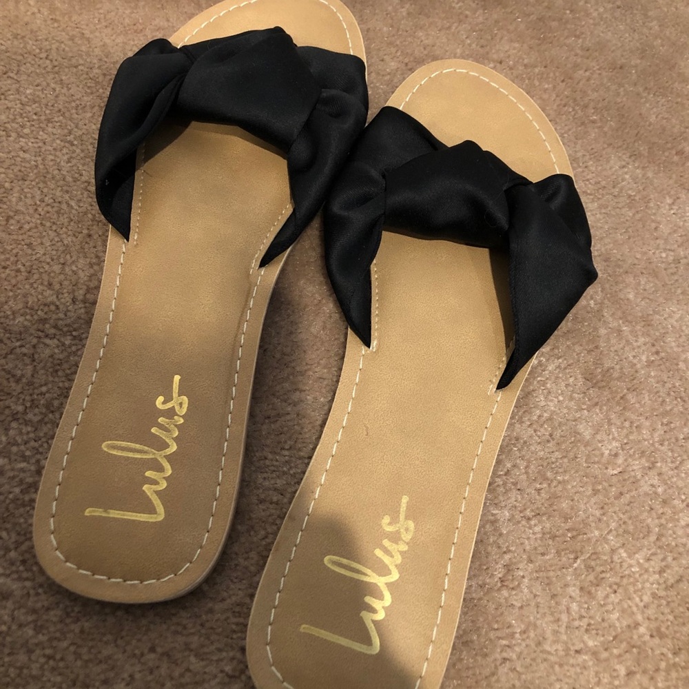Black slip on Lulu’s NEVER WORN size 10